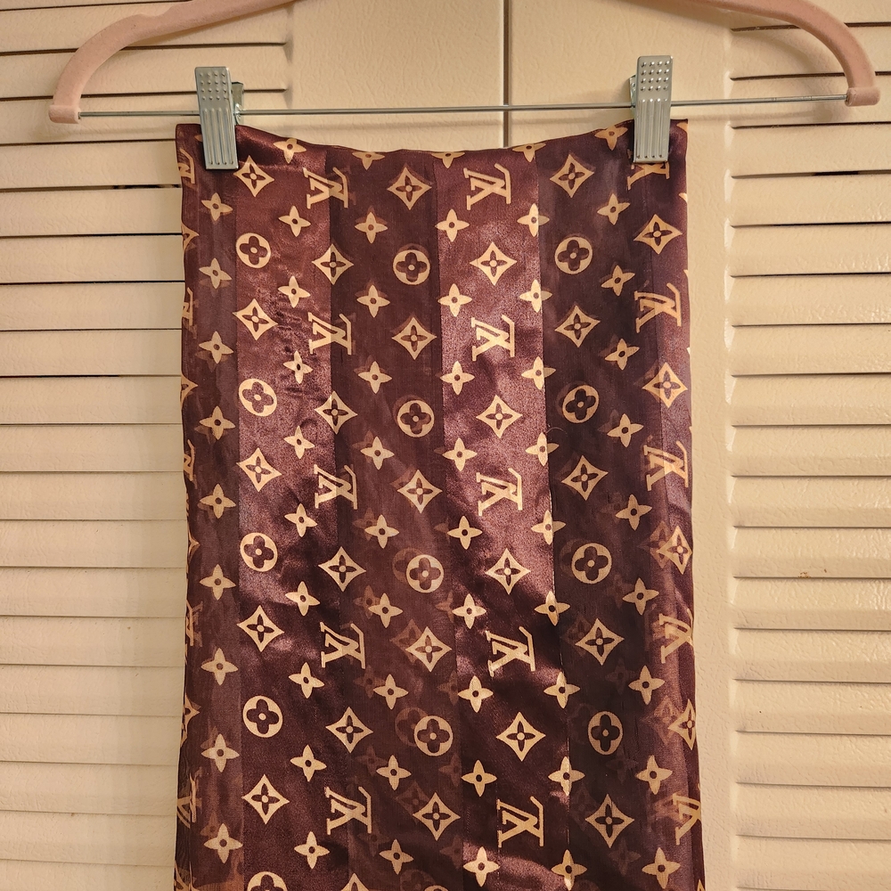 Louis Vuitton Brown and Tan Silk Scarf - Picture 4 of 5
